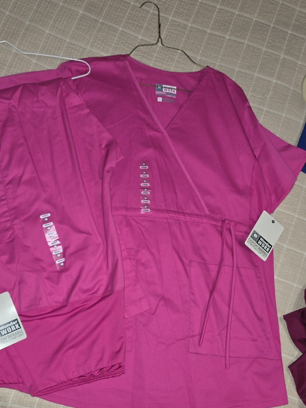 WonderWink Hot Pink V‑Neck Maternity Scrub Set